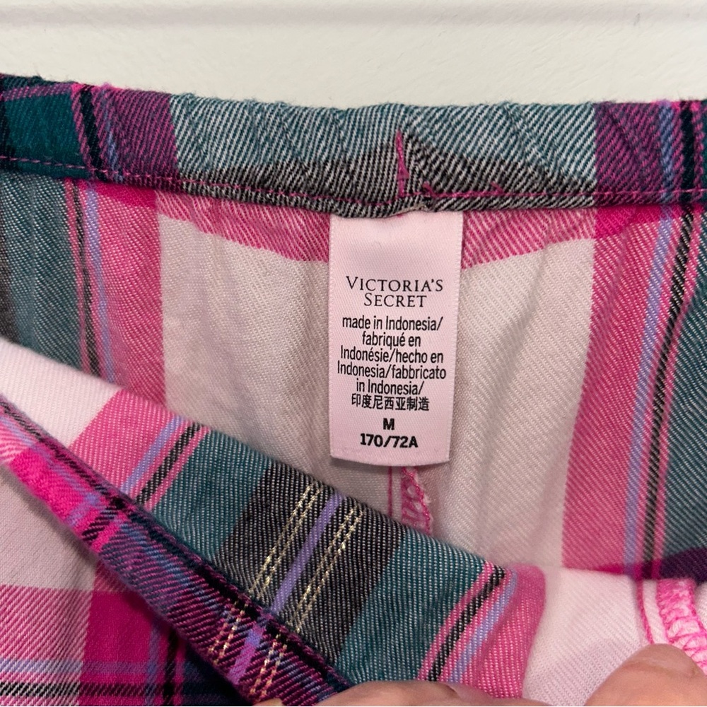 *SOLD* Victoria’s Secret Plaid Flannel Shimmer Pajama Set Size Medium - Picture 12 of 12